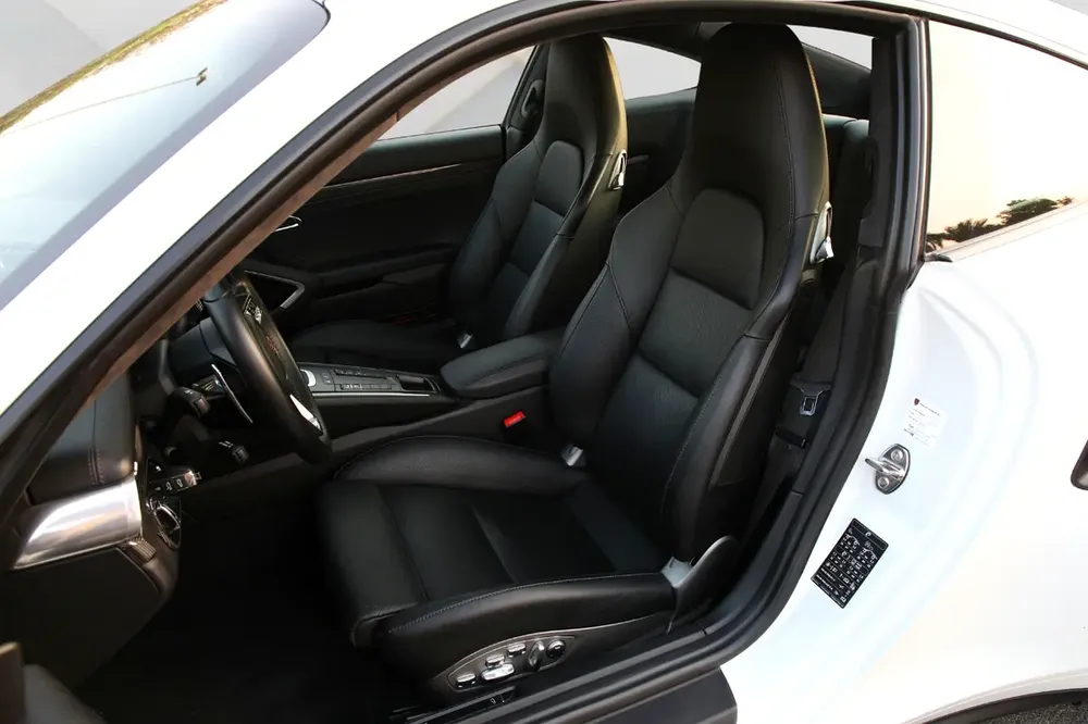 PORSCHE CARERRA 911 TURBO S - 2018 - FULLY SERVICED BY AL NABOODAH - FULLY LOADED - Image 10