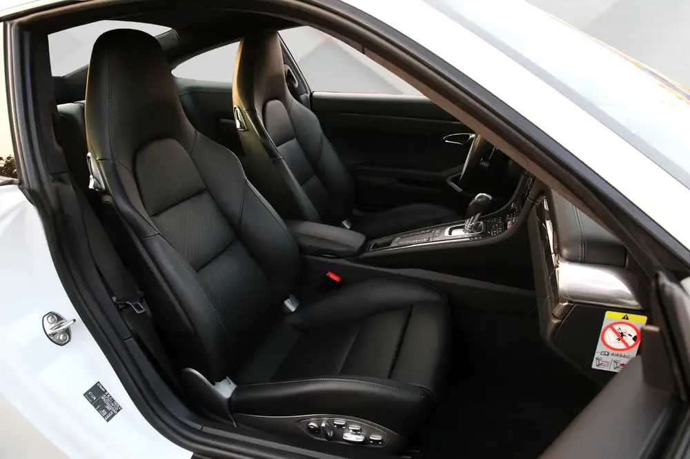 PORSCHE CARERRA 911 TURBO S - 2018 - FULLY SERVICED BY AL NABOODAH - FULLY LOADED - Image 11