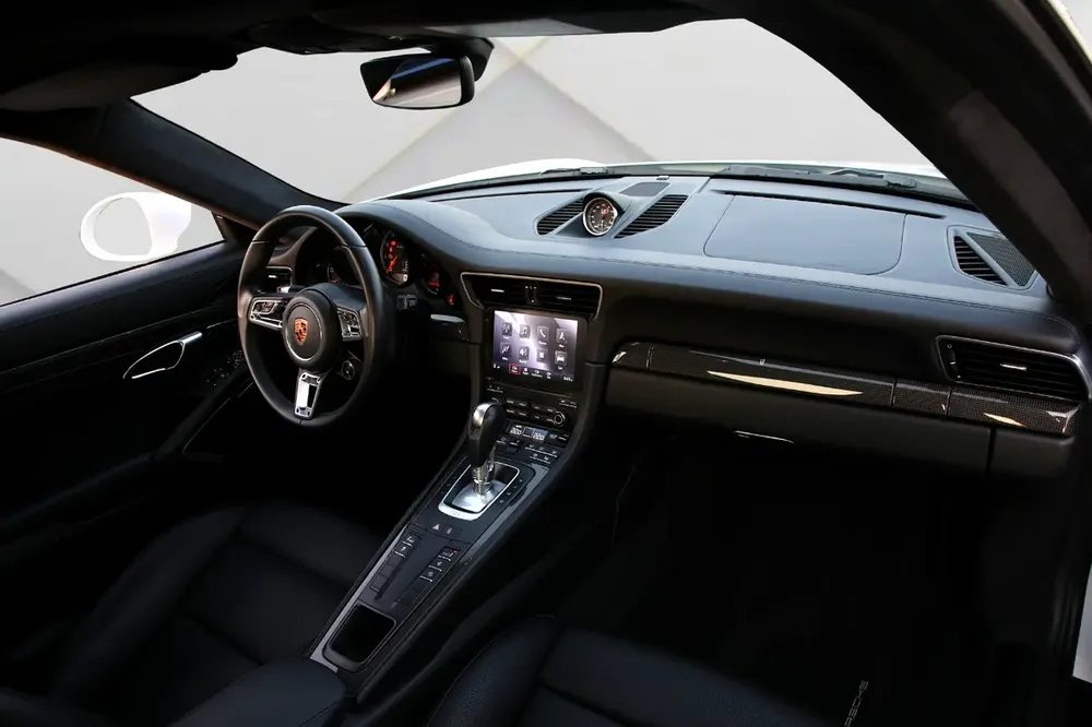 PORSCHE CARERRA 911 TURBO S - 2018 - FULLY SERVICED BY AL NABOODAH - FULLY LOADED - Image 12