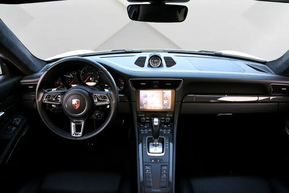 PORSCHE CARERRA 911 TURBO S - 2018 - FULLY SERVICED BY AL NABOODAH - FULLY LOADED - Image 13