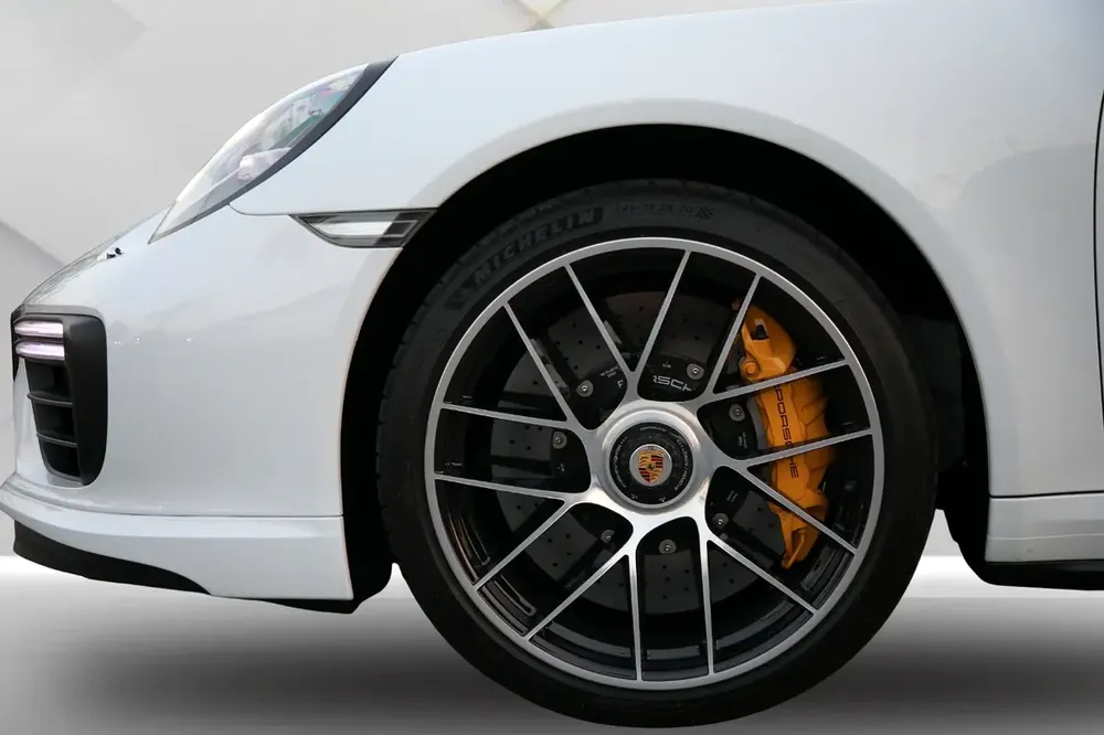 PORSCHE CARERRA 911 TURBO S - 2018 - FULLY SERVICED BY AL NABOODAH - FULLY LOADED - Image 8