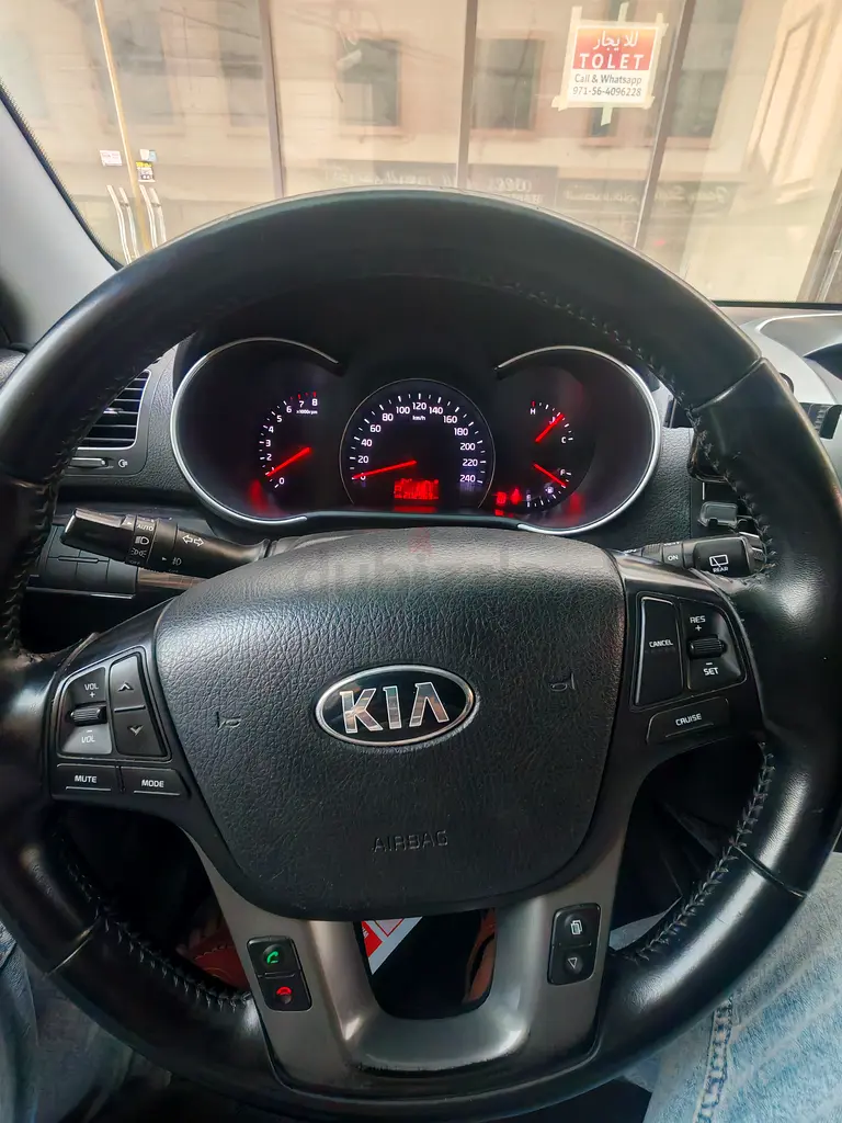 Kia Sorento 2015 GCC Specs - Reliable Family SUV - Image 5