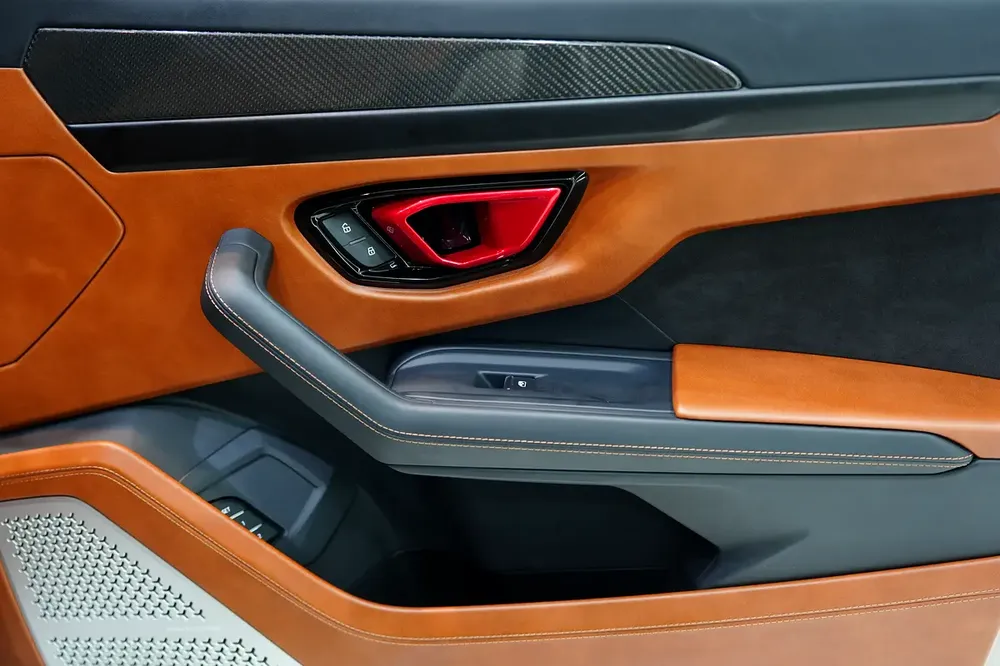 2023 Lamborghini Urus S, 60th Anniversary, Carbon Interior, Rear Entertainment, Dealer Warranty!! - Image 12