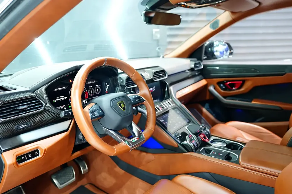 2023 Lamborghini Urus S, 60th Anniversary, Carbon Interior, Rear Entertainment, Dealer Warranty!! - Image 4