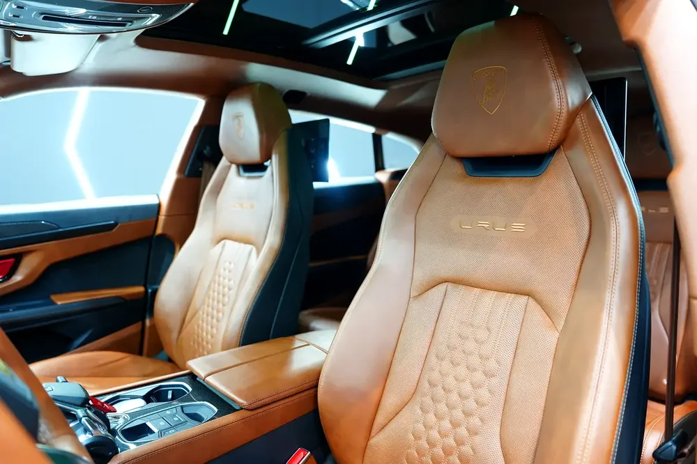 2023 Lamborghini Urus S, 60th Anniversary, Carbon Interior, Rear Entertainment, Dealer Warranty!! - Image 5