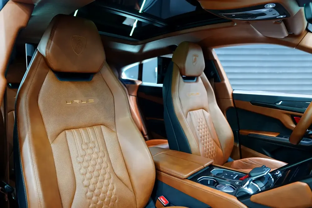 2023 Lamborghini Urus S, 60th Anniversary, Carbon Interior, Rear Entertainment, Dealer Warranty!! - Image 8