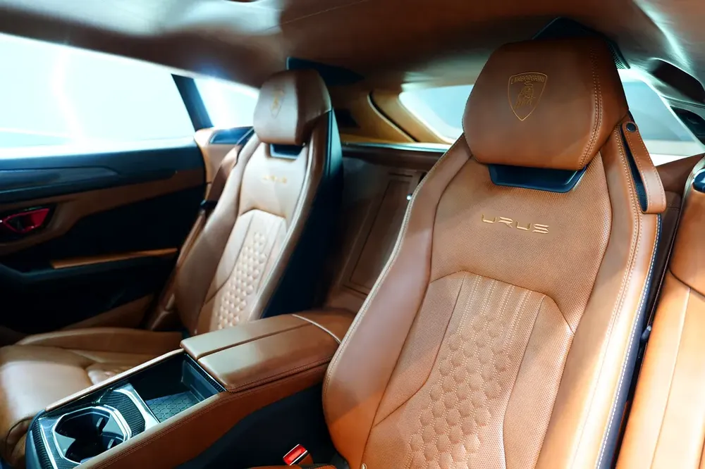 2023 Lamborghini Urus S, 60th Anniversary, Carbon Interior, Rear Entertainment, Dealer Warranty!! - Image 9