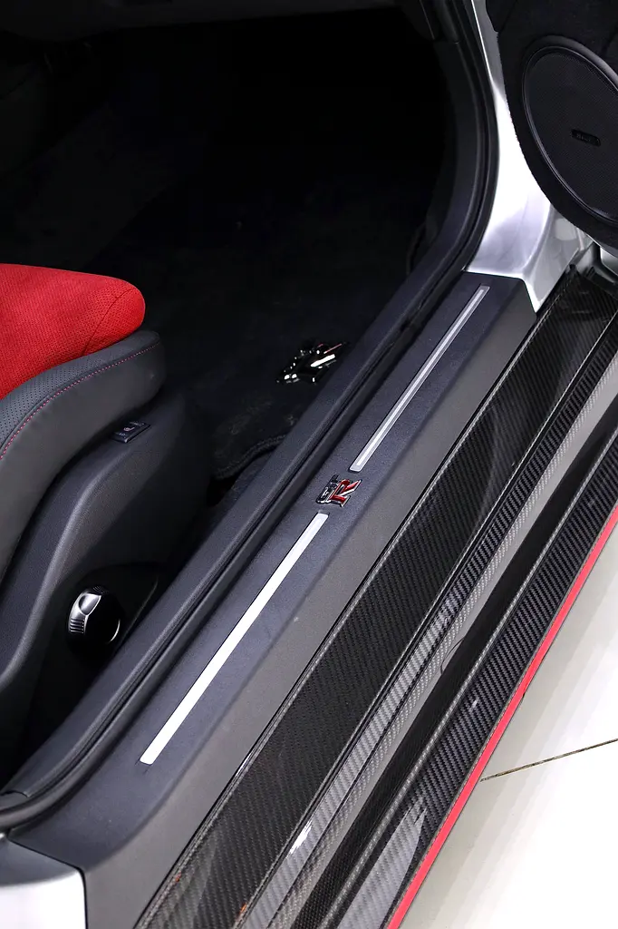 NISSAN GTR NISMO FULL CARBON + SPECIAL RECARO SEATS + FULLY LOADED - Image 14