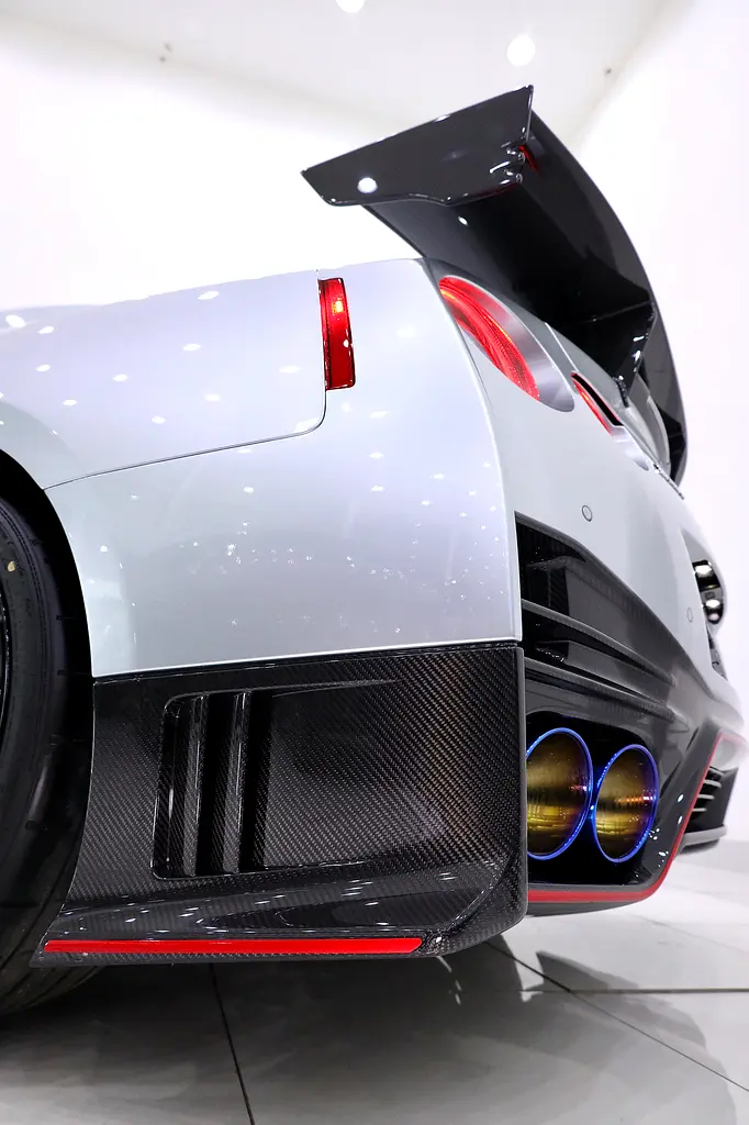 NISSAN GTR NISMO FULL CARBON + SPECIAL RECARO SEATS + FULLY LOADED - Image 16