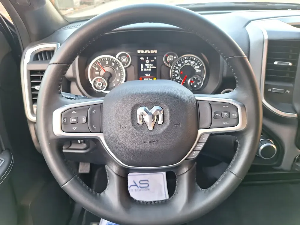 2024 RAM 2500 BIG HORN 6.4L V8 HEMI - Image 10