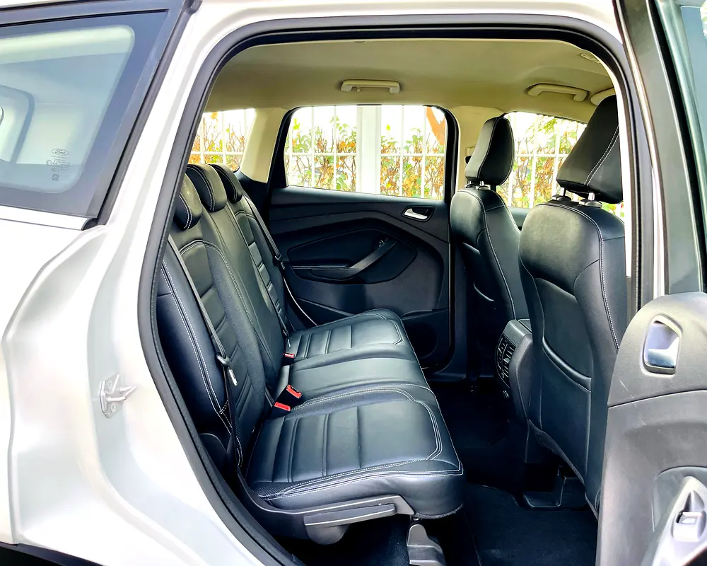 UNLIMITED MILEAGE WARRANTY / LEATHER SEATS + NAVIGATION + CAMERA + KEYLESS START + CRUISE CONTROL - Image 18