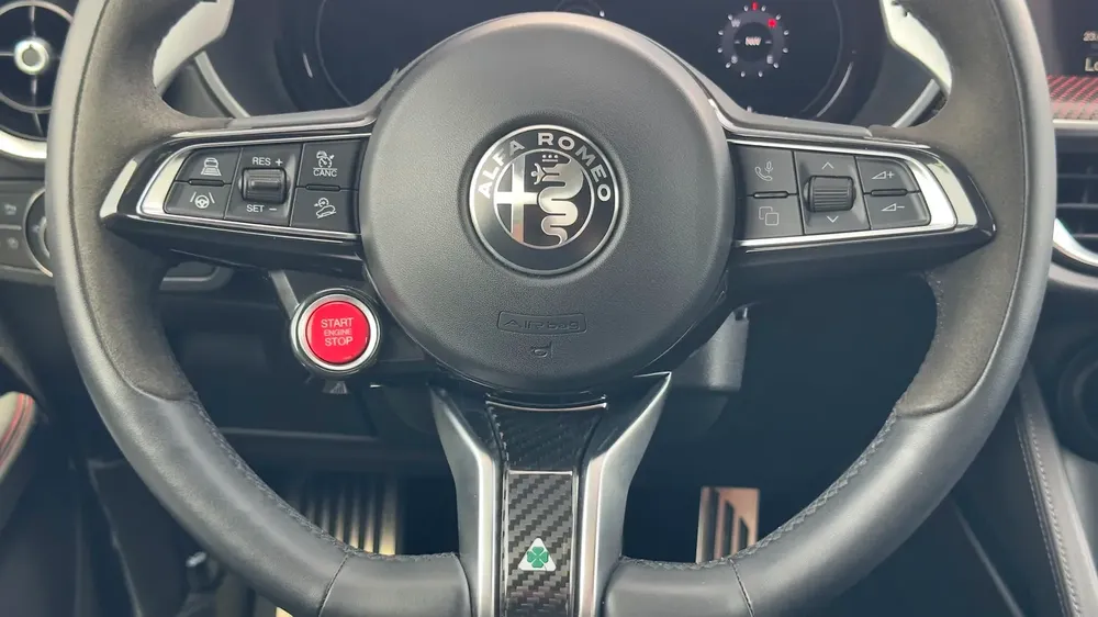 Alfa Romeo | Stelvio Quadrifoglio Super Sport | 2025 | Warranty and Service | Service History - Image 12