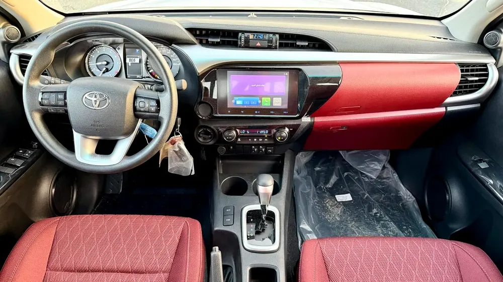 Toyota Hilux SR5 2026 GCC Specs - Image 11