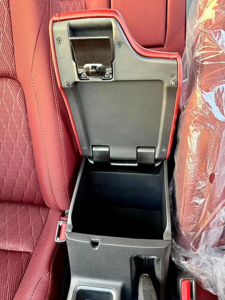 Toyota Hilux SR5 2026 GCC Specs - Image 16
