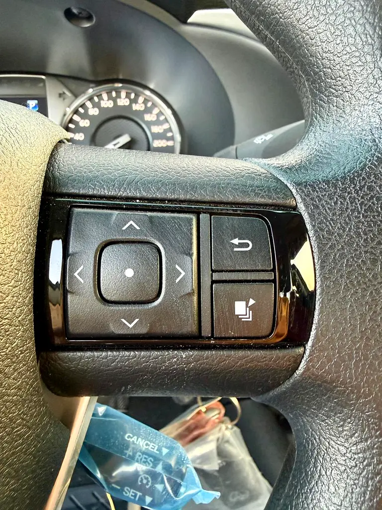 Toyota Hilux SR5 2026 GCC Specs - Image 17