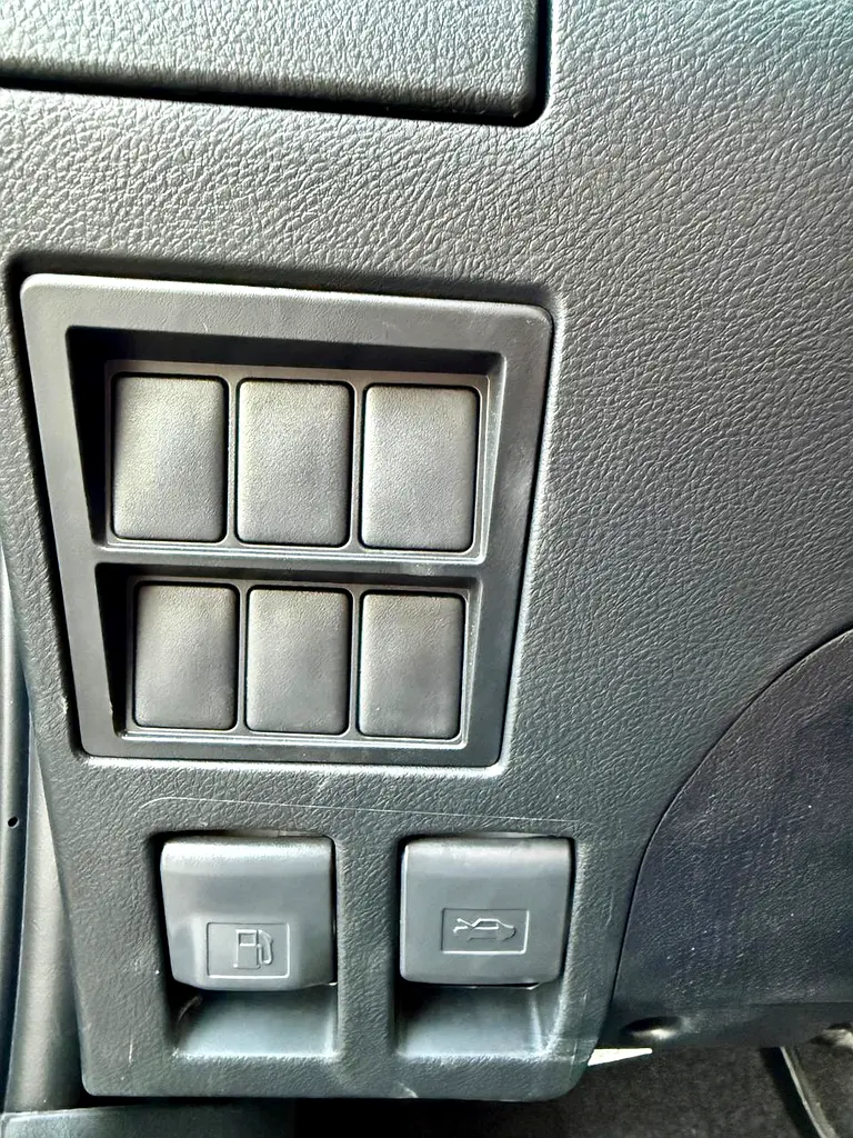 Toyota Hilux SR5 2026 GCC Specs - Image 9