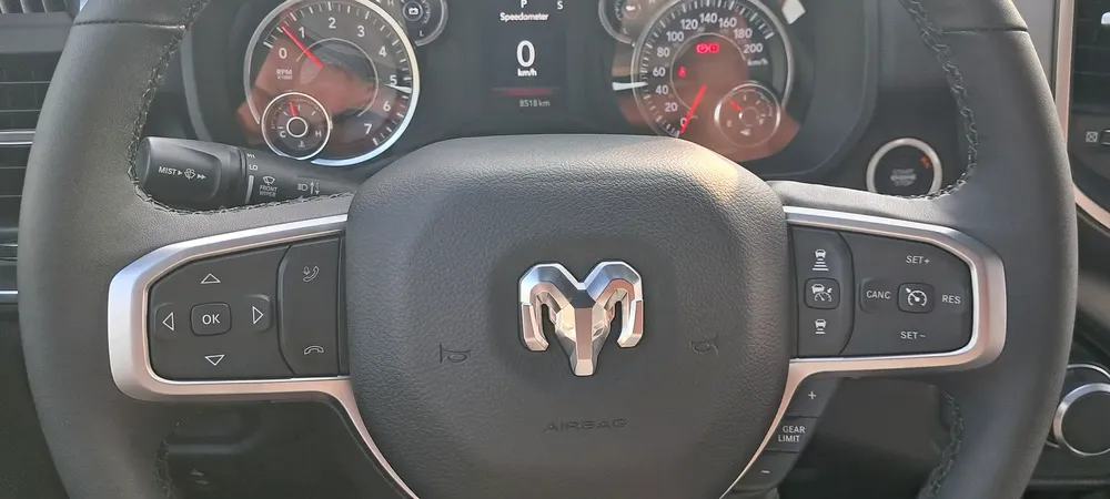 DODGE RAM 1500 SST BIG HORN 2025 V6 3.0L TWIN TURBO + GCC WARRANTY TRADING AL FUTTAIM+ ORGINAL PAINT - Image 15