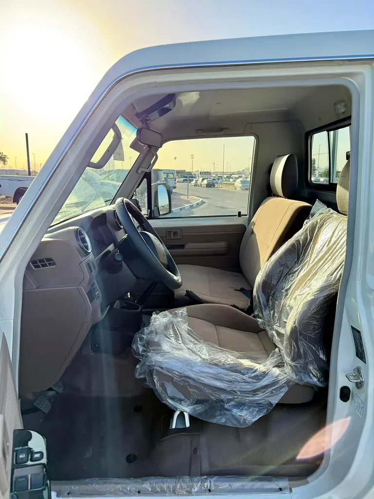 Toyota Land Cruiser 70 Series LC 79 LX 2026 GCC Specs - Image 10