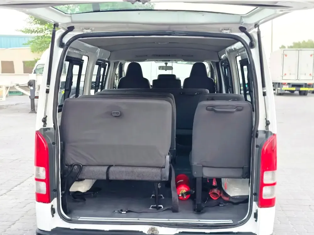 TOYOTA HIACE 13 SEATER 2017 - Image 8