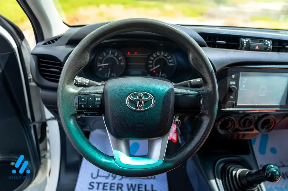 2022 Toyota Hilux GL | 2.7L Petrol | GCC Specs | 4x2 - Image 11