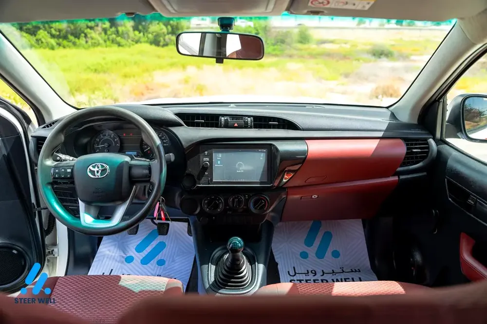2022 Toyota Hilux GL | 2.7L Petrol | GCC Specs | 4x2 - Image 14