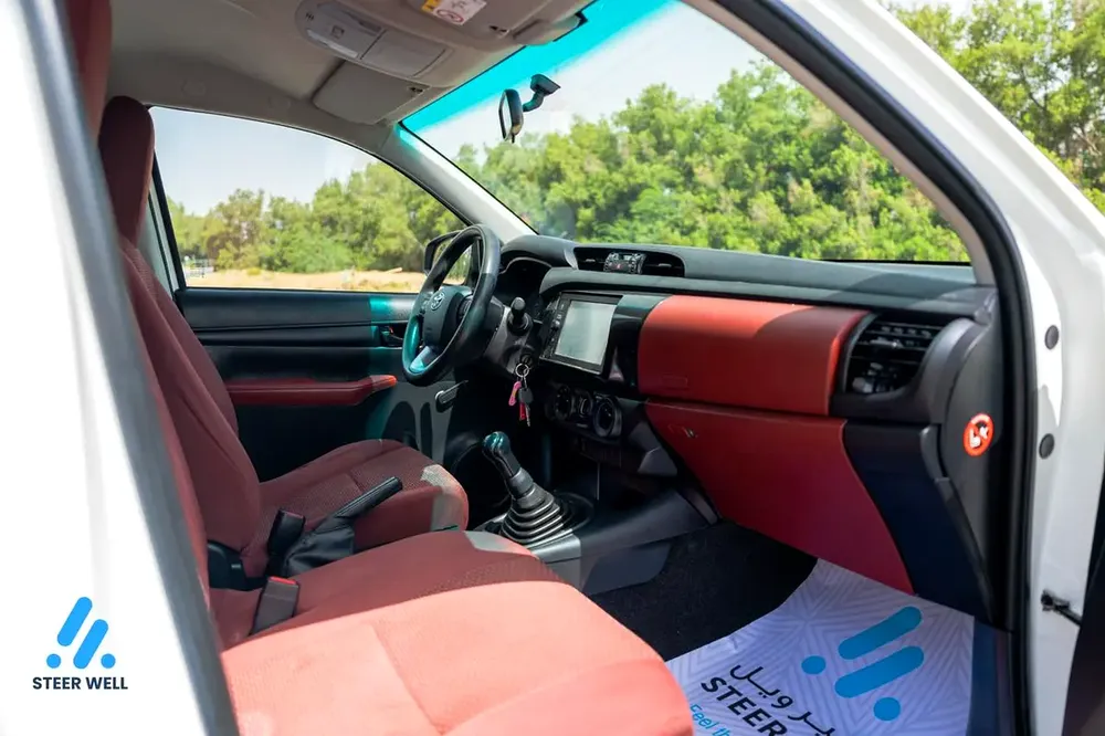 2022 Toyota Hilux GL | 2.7L Petrol | GCC Specs | 4x2 - Image 17