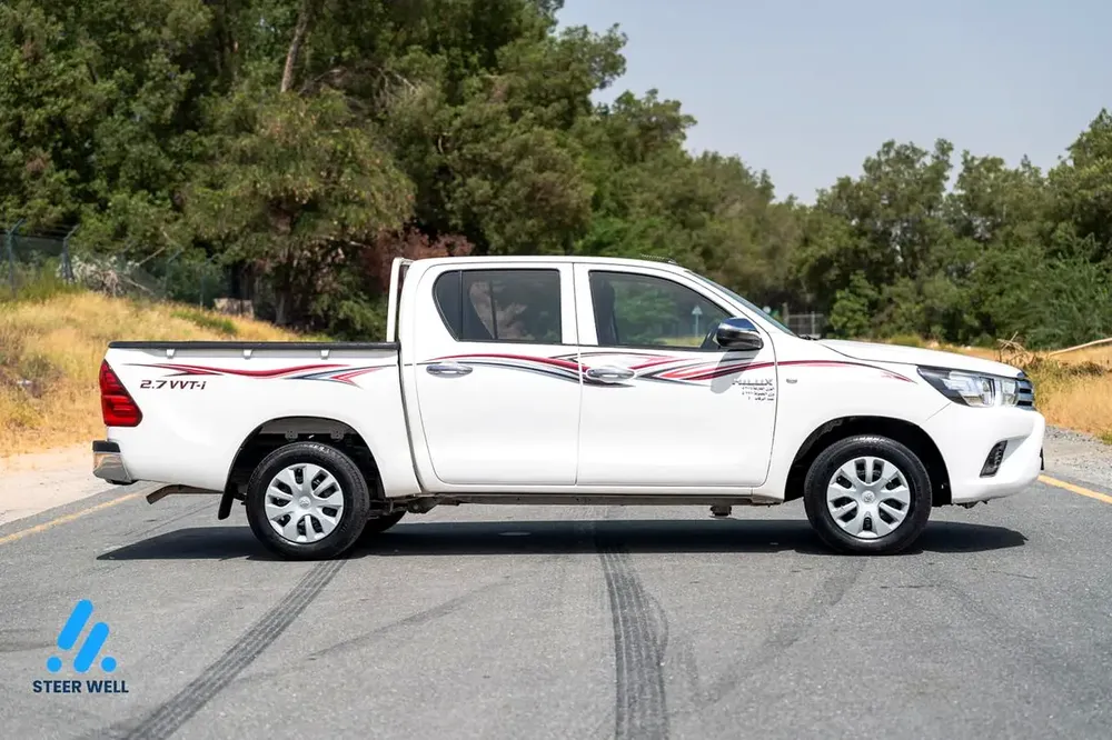2022 Toyota Hilux GL | 2.7L Petrol | GCC Specs | 4x2 - Image 7