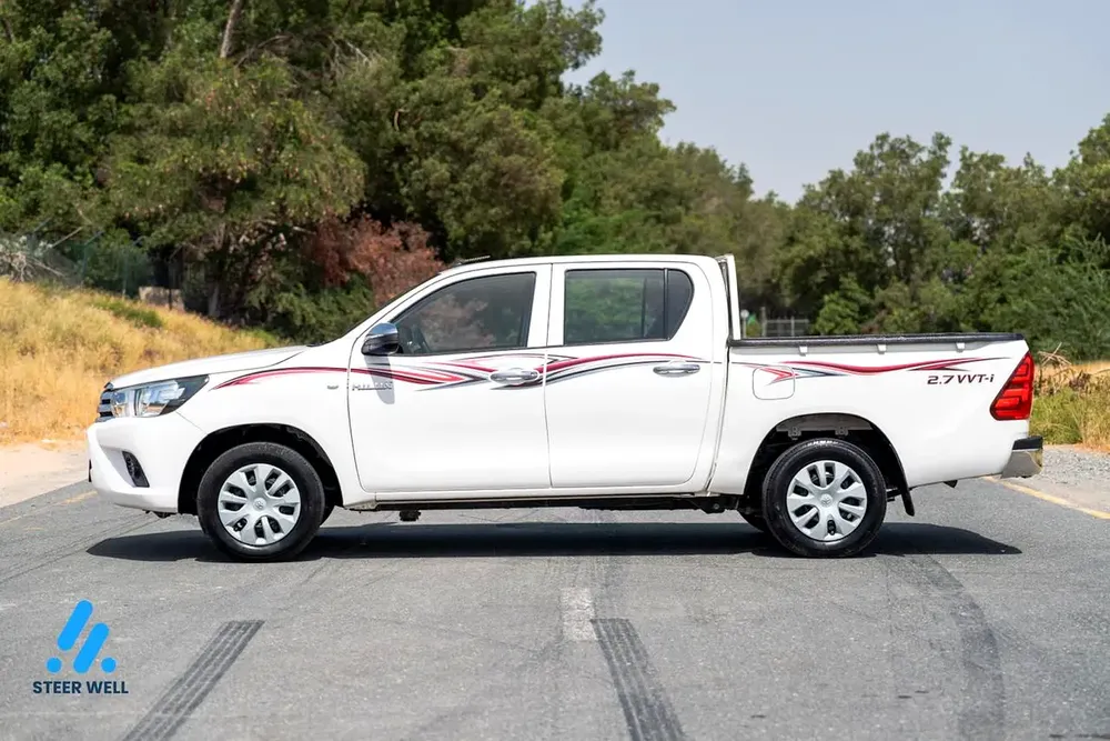 2022 Toyota Hilux GL | 2.7L Petrol | GCC Specs | 4x2 - Image 8