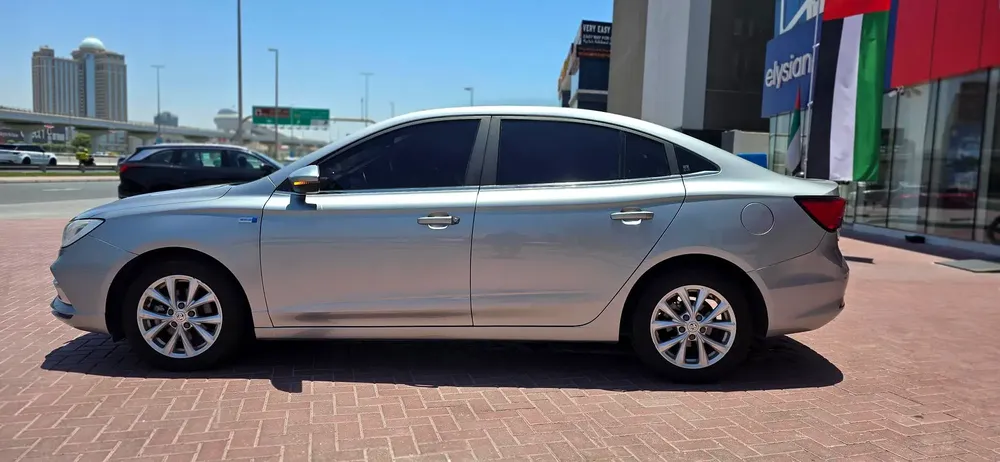 MG 5 Comfort 1.5L 2023 GCC Specs - Dealership Warranty Till Jan 2029 or  200K KM - Image 4