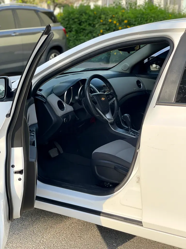 Chevrolet Cruze 2017 Model LS GCC - Image 14