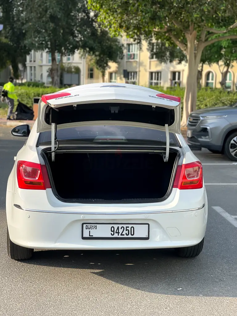 Chevrolet Cruze 2017 Model LS GCC - Image 16