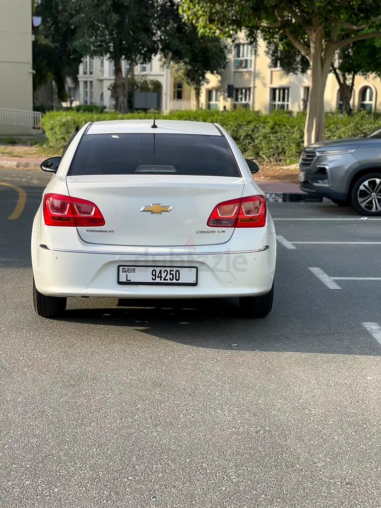 Chevrolet Cruze 2017 Model LS GCC - Image 9