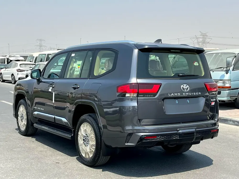 Toyota Land Cruiser GXR 3.5L - GCC Specs - Brand New! - Image 5