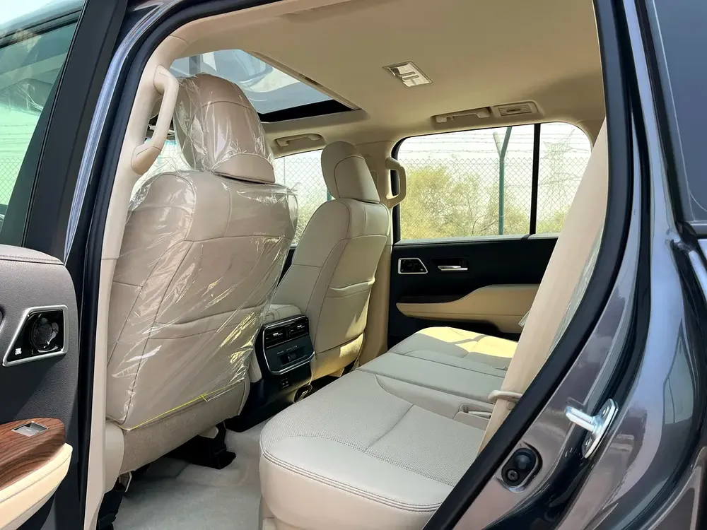 Toyota Land Cruiser GXR 3.5L - GCC Specs - Brand New! - Image 9