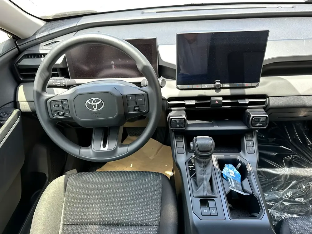 Toyota Rav 42.5L Hybrid 2026, GCC Specs - Image 18