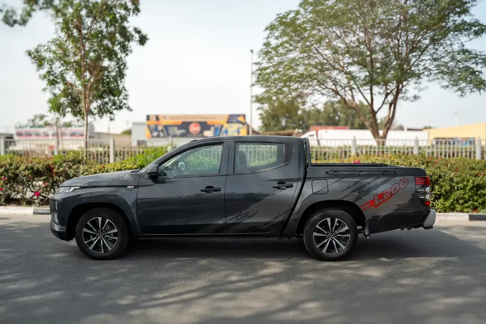 Mitsubishi L200 Double Cab 2023 2WD Manual - Diesel new car - Image 5