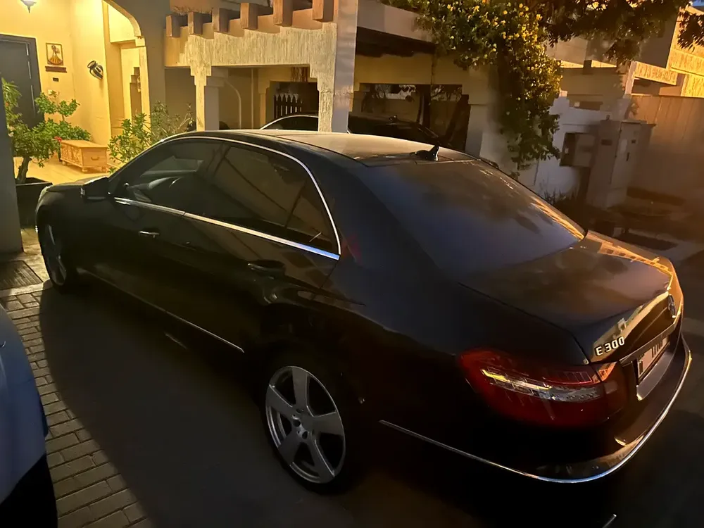 2012 Mercedes-Benz E-Class E 300 GCC Specs - Excellent Condition - Image 5