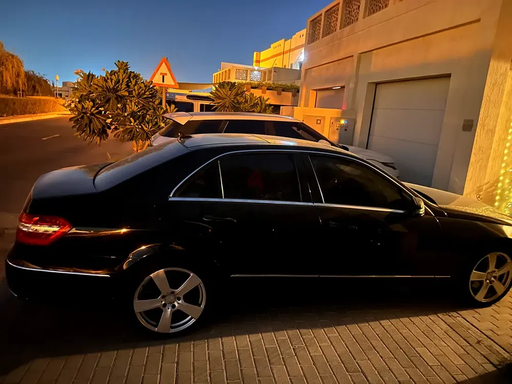 2012 Mercedes-Benz E-Class E 300 GCC Specs - Excellent Condition - Image 6