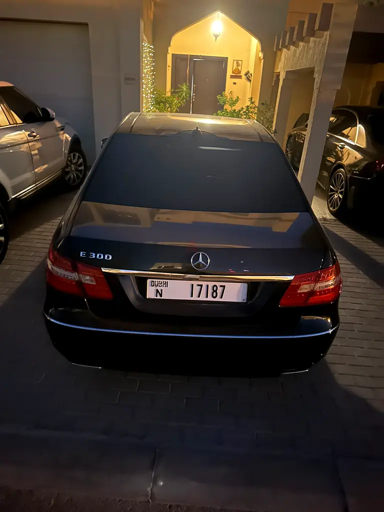 2012 Mercedes-Benz E-Class E 300 GCC Specs - Excellent Condition - Image 7