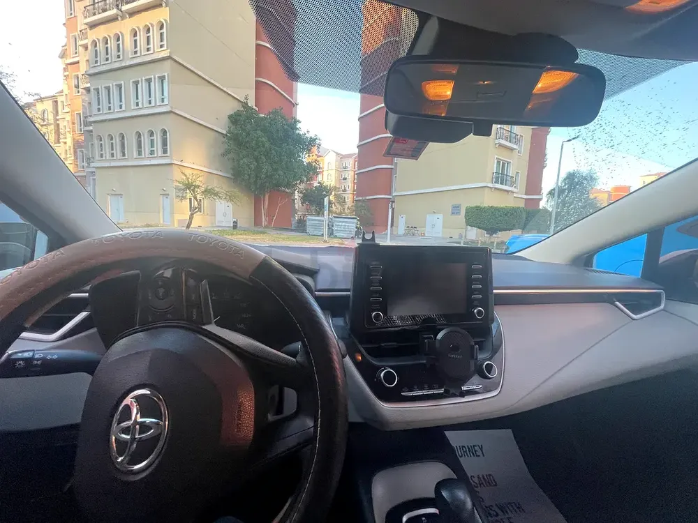 2020 Toyota Corolla LE - American Specs - Excellent Condition - Image 7