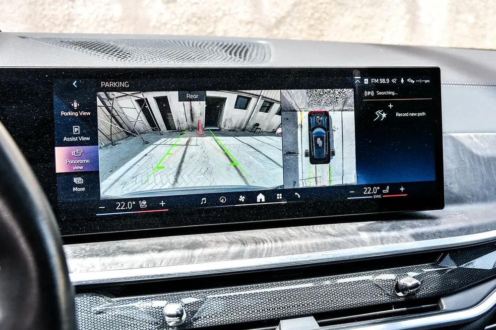 2024 BMW X5 sDrive40i - GCC Specs (Likely) - Image 16