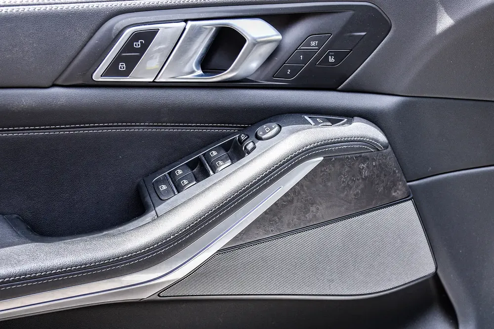 2024 BMW X5 sDrive40i - GCC Specs (Likely) - Image 17