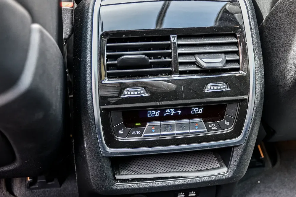 2024 BMW X5 sDrive40i - GCC Specs (Likely) - Image 18