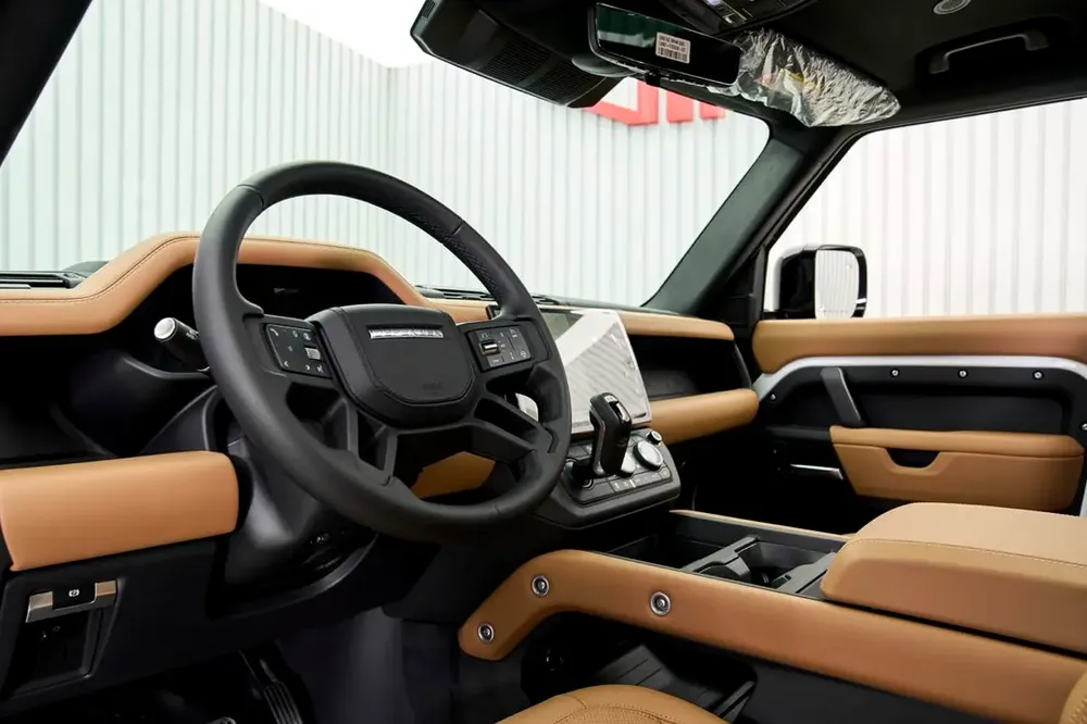 LAND ROVER DEFENDER V8 P525, 2026, DEALER WRRANTY AND SERVICE CONTRACT, ZERO KM - Image 10