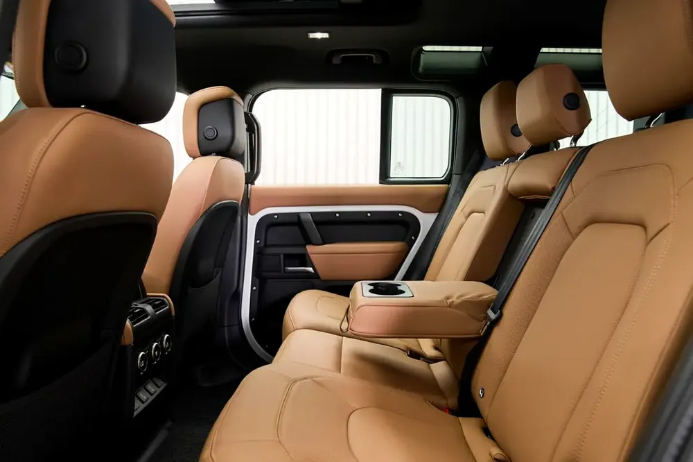LAND ROVER DEFENDER V8 P525, 2026, DEALER WRRANTY AND SERVICE CONTRACT, ZERO KM - Image 12
