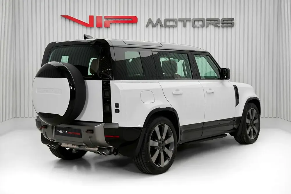 LAND ROVER DEFENDER V8 P525, 2026, DEALER WRRANTY AND SERVICE CONTRACT, ZERO KM - Image 4