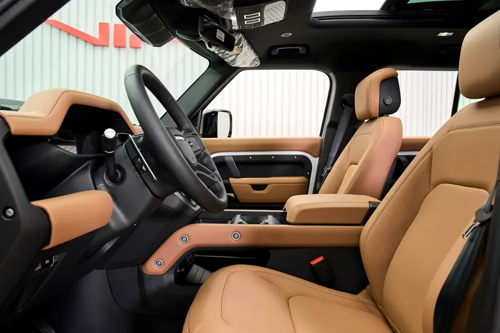 LAND ROVER DEFENDER V8 P525, 2026, DEALER WRRANTY AND SERVICE CONTRACT, ZERO KM - Image 9