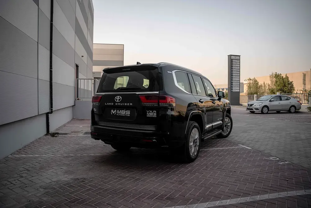 Toyota Land Cruiser VXR MBS Autobiography VIP 4 Seater * Exclusive Distributor * EXPORT Price - Image 16