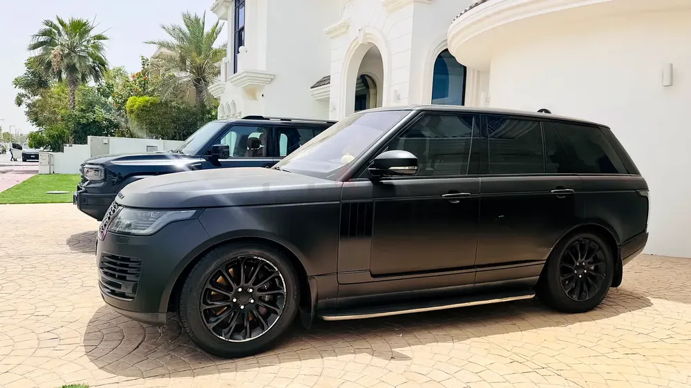 2020 Range Rover Vogue SE V8 | GCC Specs | Matte Black | 119,000 KM AED 148,000 - Image 7