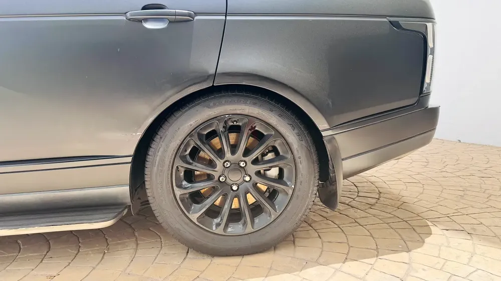 2020 Range Rover Vogue SE V8 | GCC Specs | Matte Black | 119,000 KM AED 148,000 - Image 8